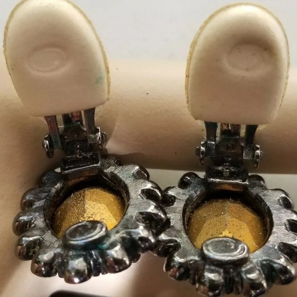Oscar de la Renta Vintage Clip-on Earrings - Picture 5 of 6